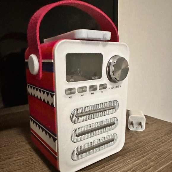 CYLO Retro Bluetooth Boom Box Speaker W/ FM Reception, Mic & Marble-style Finish - Picture 2 of 8